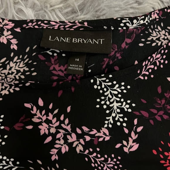 Lane Bryant Womans Sz 14 Plus Blouse Top multiple Pink Floral Short Sleeve - Picture 2 of 2